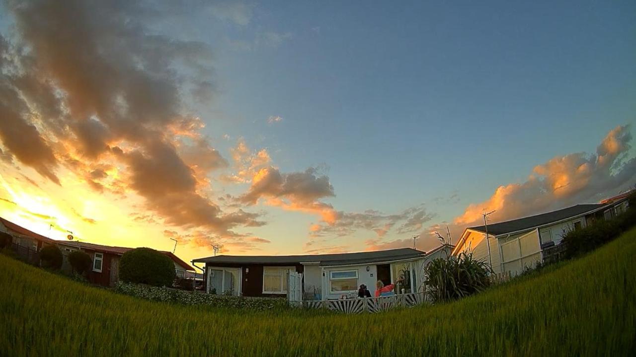 The Sun Trap @ Bridlington'S Bed & Bowl Beach Breaks Villa Exterior photo