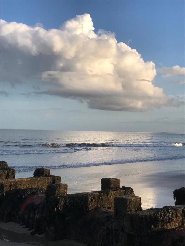 The Sun Trap @ Bridlington'S Bed & Bowl Beach Breaks Exterior photo